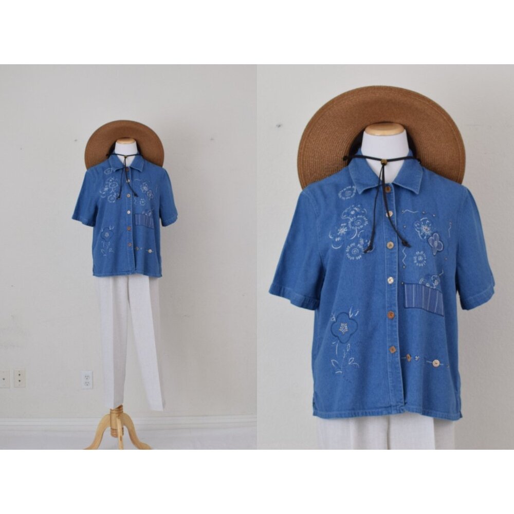 Vintage 90s Blue‎ Embroidered Button Down Blouse
